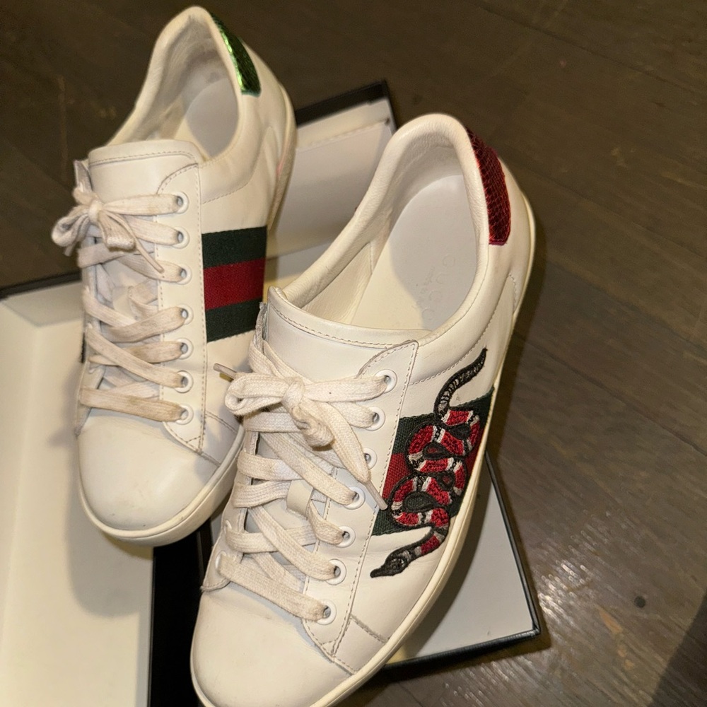 GUCCI SHOES SIZE 9